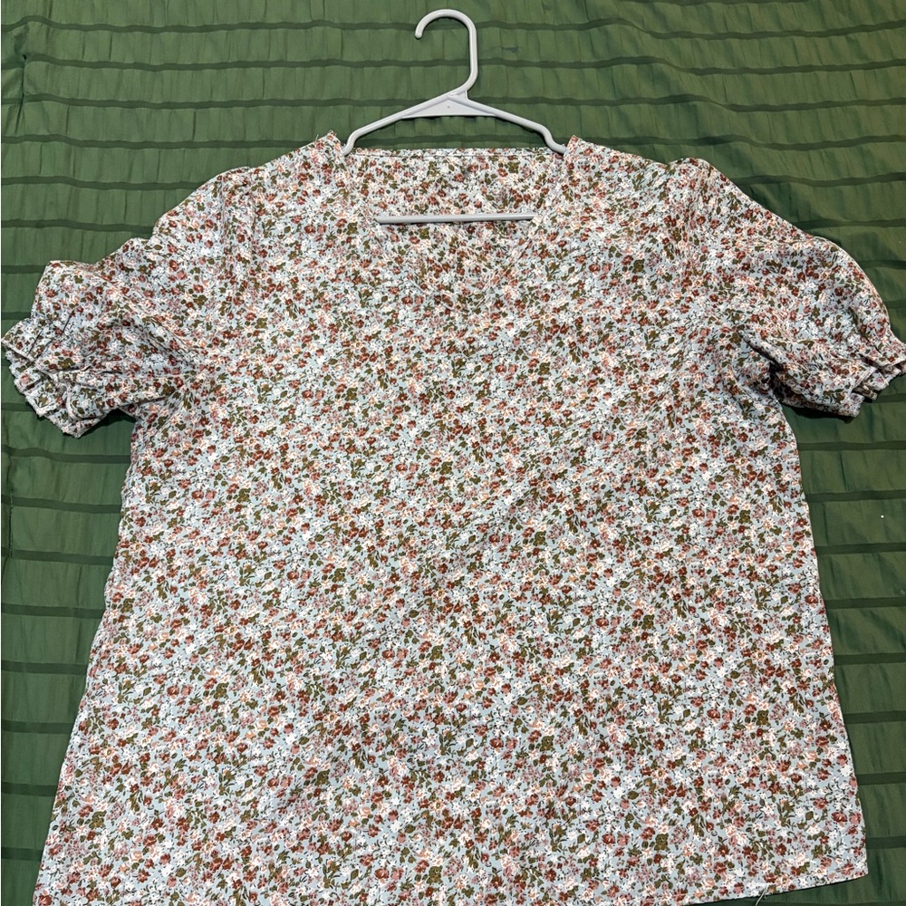 SHEIN Floral Print Blouse with Puff Sleeves